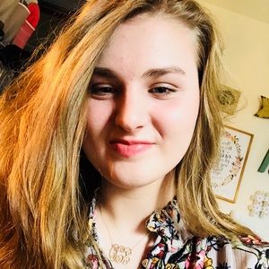 Meet your Posher, Caroline